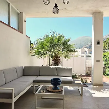 Villa Lumos Mondello Palermo